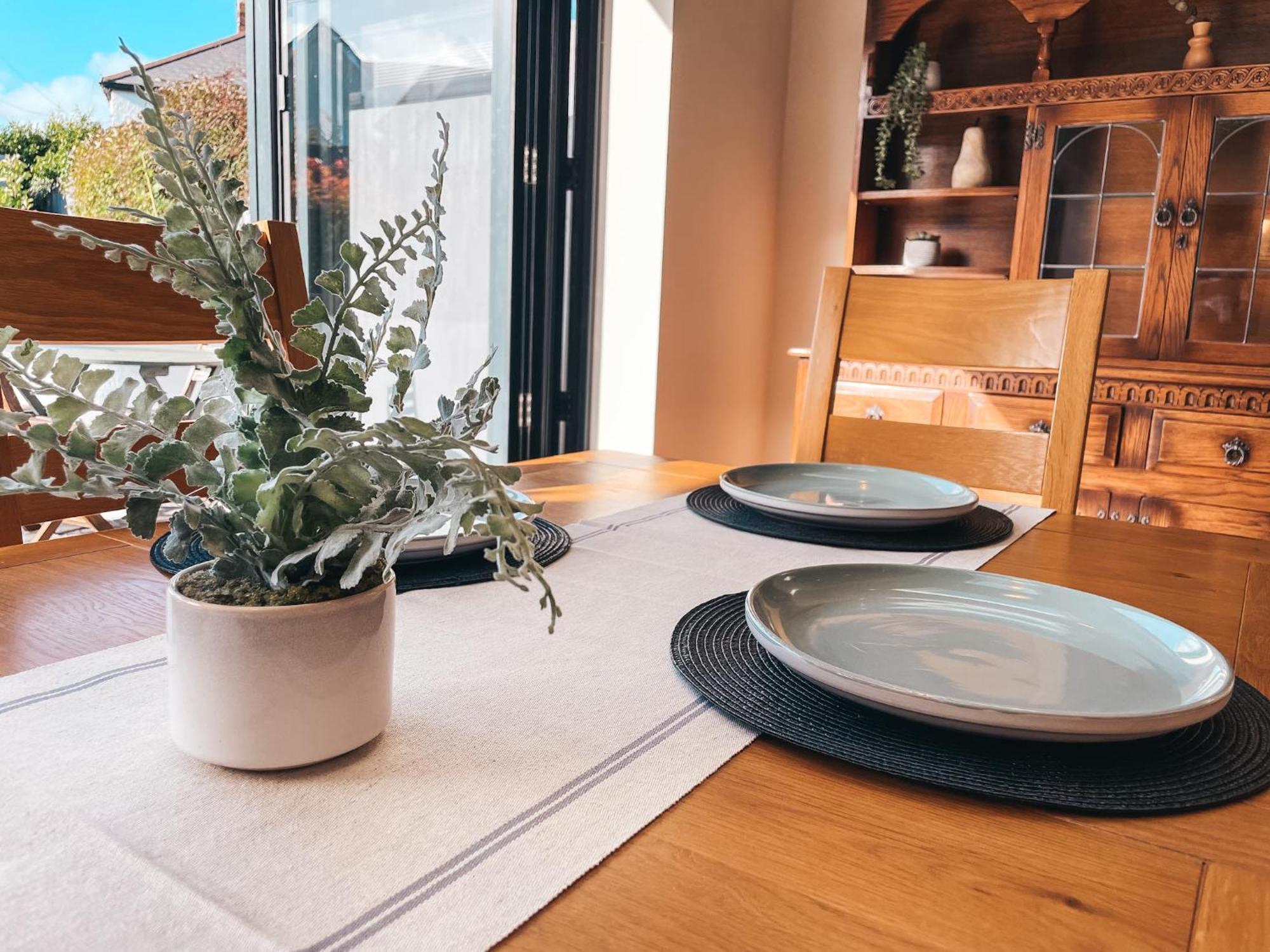 Вилла Ty Fry Gardens Кардифф Экстерьер фото